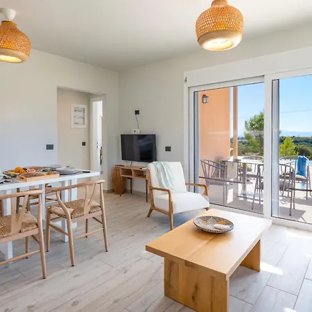 Villa Ioanna Mentoros Karavádhos