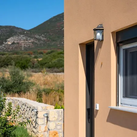 Villa Ioanna Mentoros Karavádhos